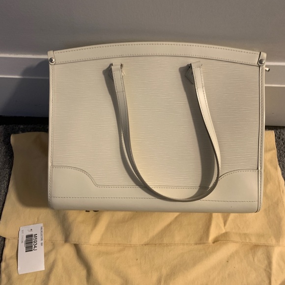 Authentic Louis Vuitton Madeline GM White Epi Leather Tote Bag - Picture 3 of 11